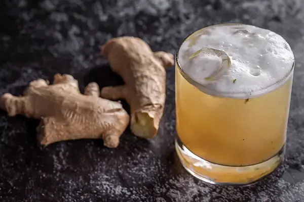 Jus de gingembre au rhum