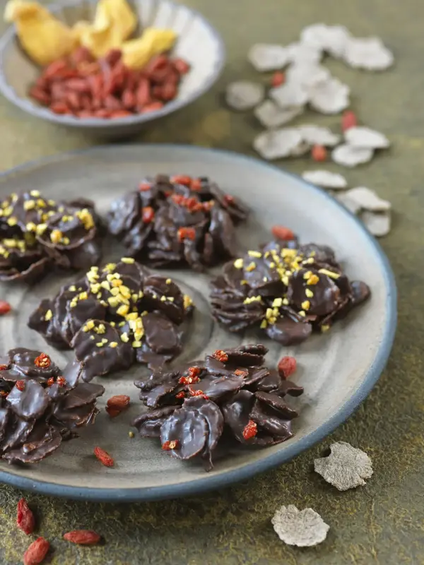 Roses des sables aux pétales sarrasin-châtaigne